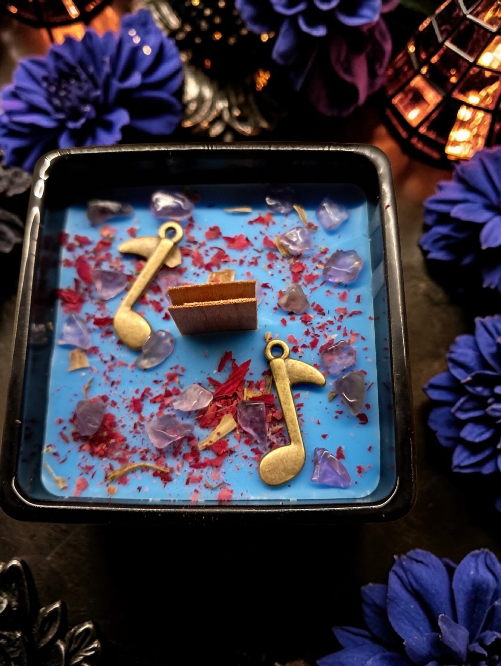 Hand Crafted , Wicked Worthy Wax, Amber notes 3 oz candle